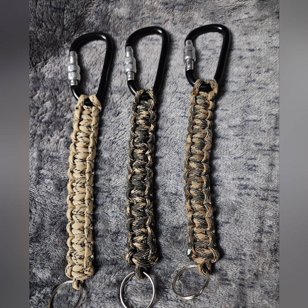 Paracord‎ Carabiner Camo Keychains